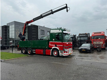 Auto s hydraulickou rukou RENAULT T High 520
