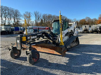 Smykem řízený nakladač pásový BOBCAT