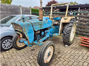 Traktor FORD