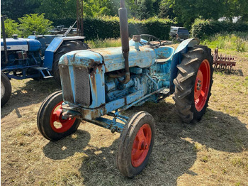 Traktor FORDSON