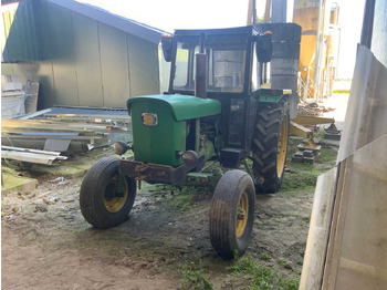 Traktor JOHN DEERE