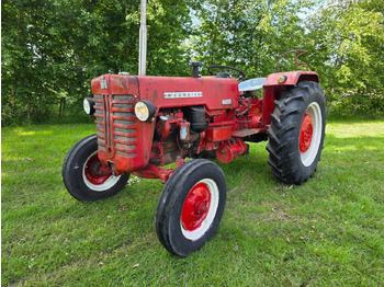Traktor McCORMICK