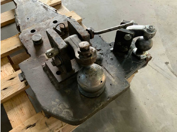 Traktor NEW HOLLAND 7000-SERIES / K80 - K50 TOWBAR: obrázek 3 Traktor NEW HOLLAND 7000-SERIES / K80 - K50 TOWBAR: obrázek 3