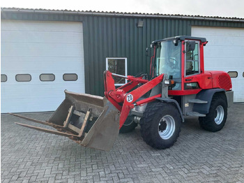 Kolový nakladač TAKEUCHI