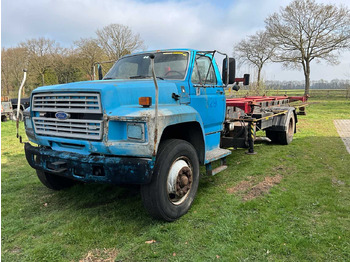 Nákladní auto FORD