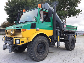 Nákladní auto UNIMOG U1300