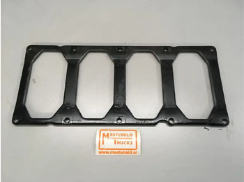 Motor a díly DAF
