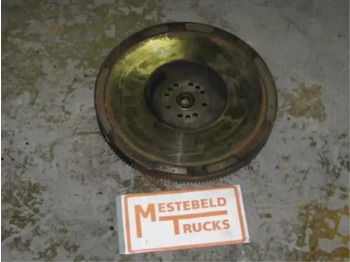 Motor a díly SCANIA