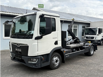 Hákový nosič kontejnerů MAN TGL 8.160