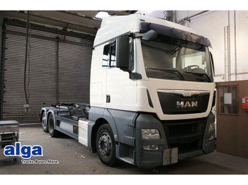 Hákový nosič kontejnerů MAN TGX 26.400