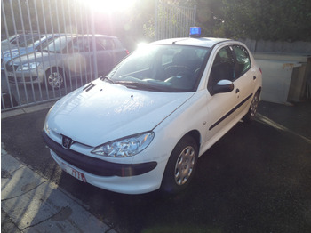 Osobní auto PEUGEOT