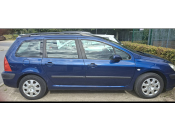 Osobní auto PEUGEOT