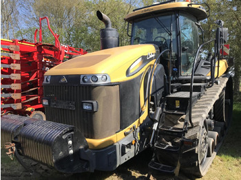 Pásový traktor CHALLENGER
