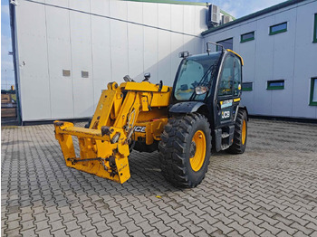 Teleskopický manipulátor JCB