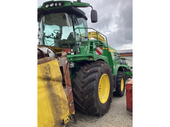 Sklízecí řezačka JOHN DEERE 8300