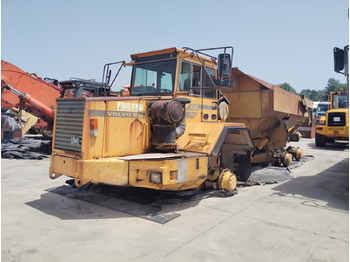 Kloubový sklápěč VOLVO A35