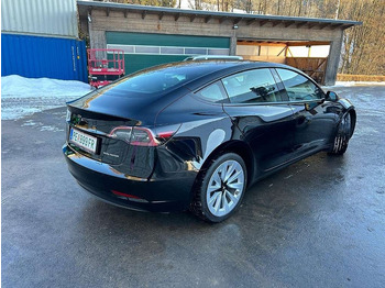 Osobní auto TESLA