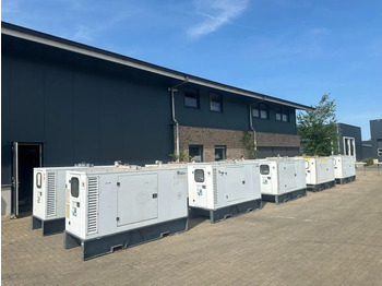 Elektrický generátor Iveco FPT NEF45 SM1A.A004 Stamford 60 kVA Silent Rental generatorset: obrázek 2