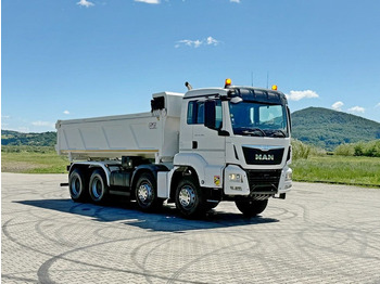 Sklápěč MAN TGS 35.400