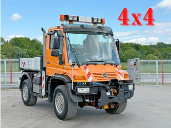 Sklápěč UNIMOG