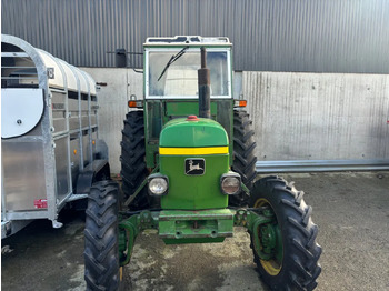 Traktor John Deere 2130 4WD: obrázek 3