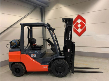 Plynový vysokozdvižný vozík TOYOTA FGF 30