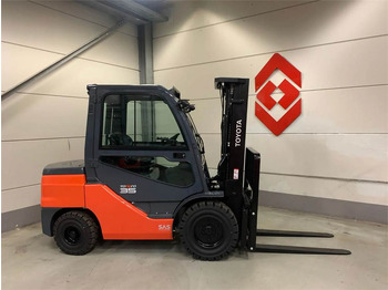 Dieselový vysokozdvižný vozík TOYOTA