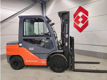 Dieselový vysokozdvižný vozík TOYOTA