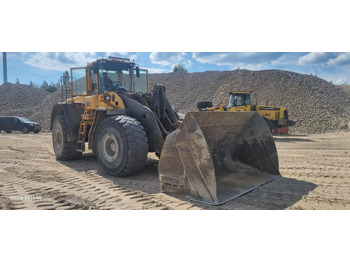 Kolový nakladač VOLVO L220E