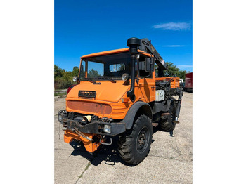 Sklápěč UNIMOG