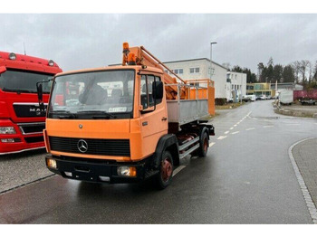 Nákladní auto MERCEDES-BENZ