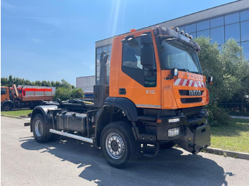 Hákový nosič kontejnerů IVECO Trakker