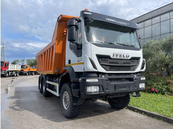 Sklápěč IVECO Trakker