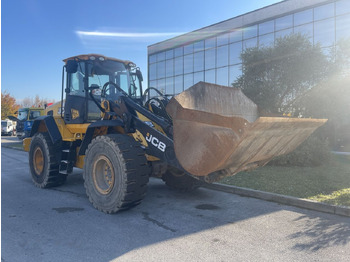 Kolový nakladač JCB 427