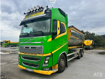 Hákový nosič kontejnerů VOLVO FH16 750