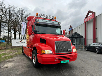 Tahač VOLVO NL