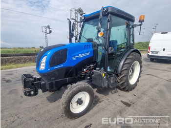 Traktor NEW HOLLAND