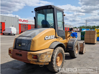 Kolový nakladač Case 121D: obrázek 3