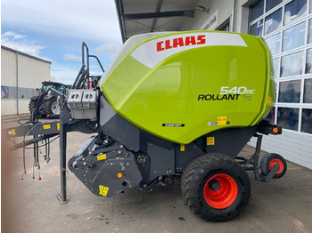 Stroj na sklizeň pícnin CLAAS