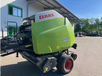 Stroj na sklizeň pícnin CLAAS