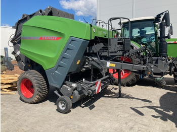 Stroj na sklizeň pícnin FENDT