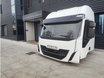 Kabina a interiér pro Nákladní auto Iveco STRALIS HI-WAY Euro 6: obrázek 2 Kabina a interiér pro Nákladní auto Iveco STRALIS HI-WAY Euro 6: obrázek 2