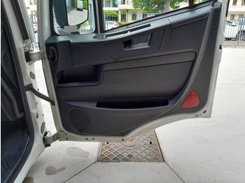 Kabina a interiér pro Nákladní auto Iveco Stralis AT HI-ROAD: obrázek 4