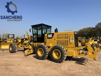 Grejdr CATERPILLAR 140H: obrázek 2