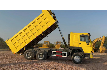 Sklápěč pro dopravu silážu SINOTRUK HOWO 371 Dump Truck: obrázek 2