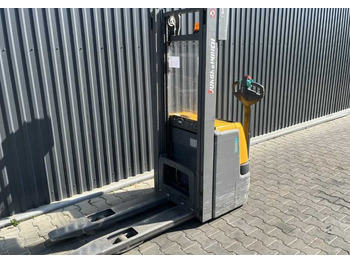 Stohovací vozík JUNGHEINRICH EJC