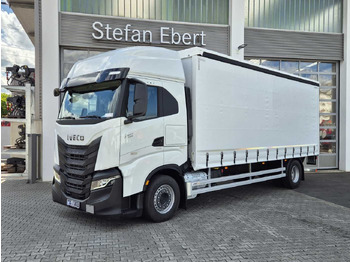 Plachtový nákladní auto IVECO S-WAY