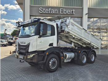 Sklápěč IVECO X-WAY