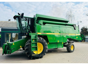 Sklízecí mlátička JOHN DEERE 2254