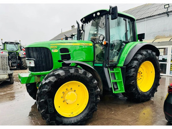 Traktor JOHN DEERE 6830